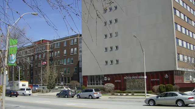 The Ouellette Avenue front of Windsor Regional Hospital's Ouellette Campus in Windsor, Ontario, in 2007, when it was Hôtel-Dieu Grace Hospital